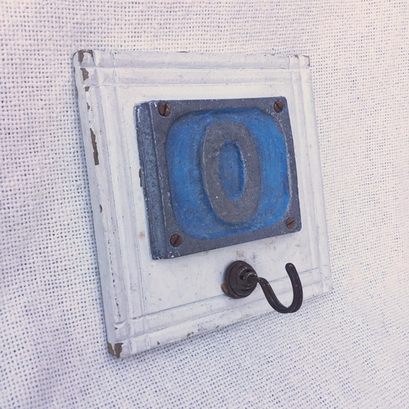 🎉 HP🎉 Anthropologie rustic zero hook